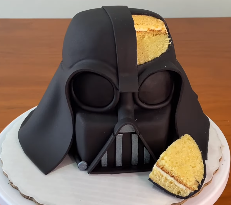Darth Vader cake